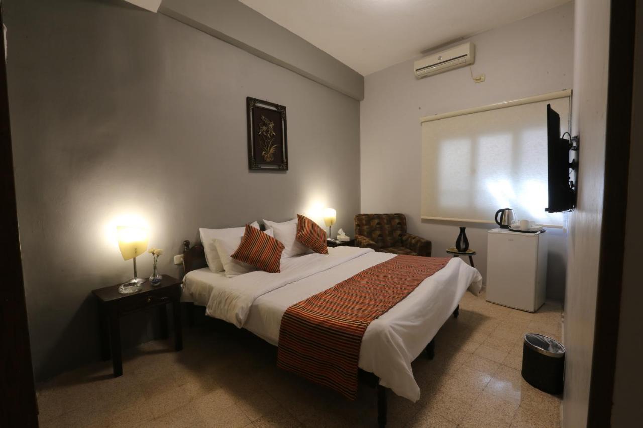 עמאן Riviera Hotel מראה חיצוני תמונה